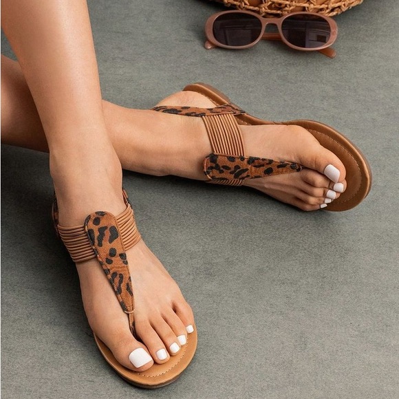 🪷 NWOB Dream Pairs Leopard Print Elastic T-Strap Sandals Size 9 - Picture 2 of 8